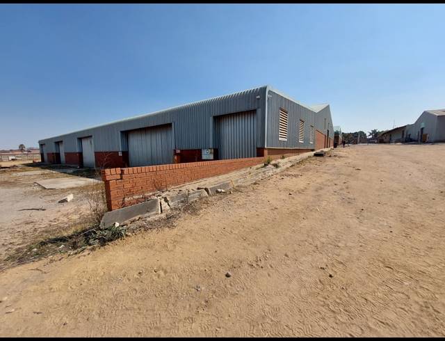 2,400M² WORKSHOP TO LET IN FAIRLEADS